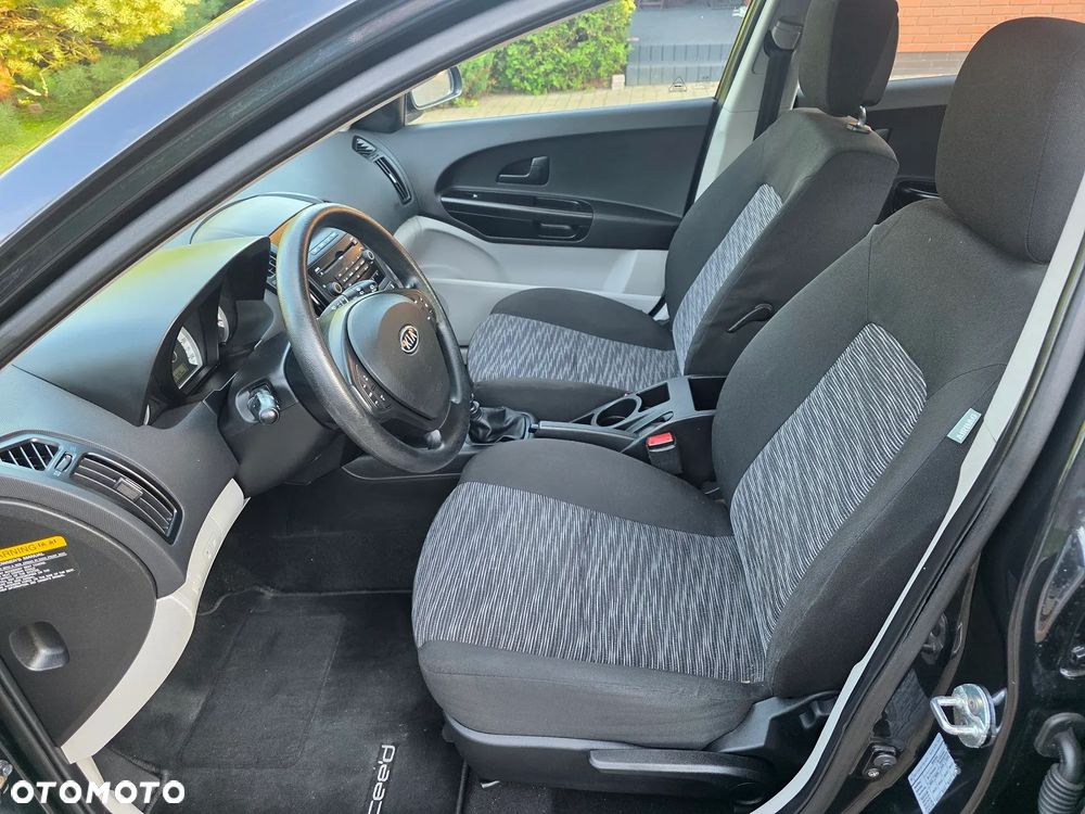 Kia Ceed 1.4 Comfort + - 16