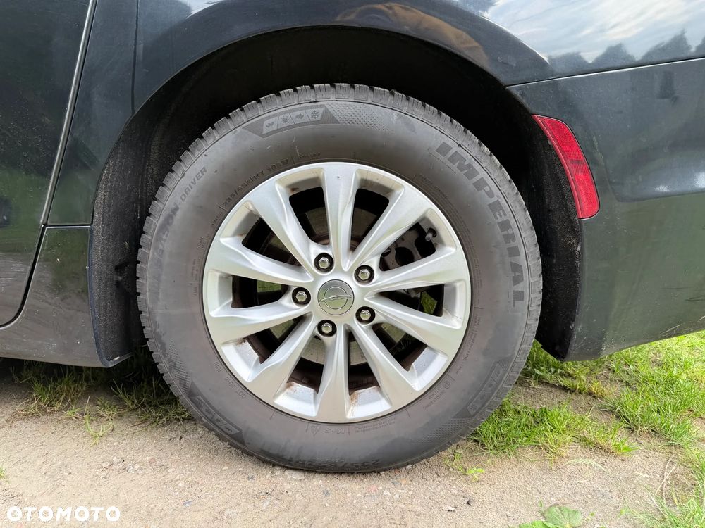 Chrysler Pacifica - 5
