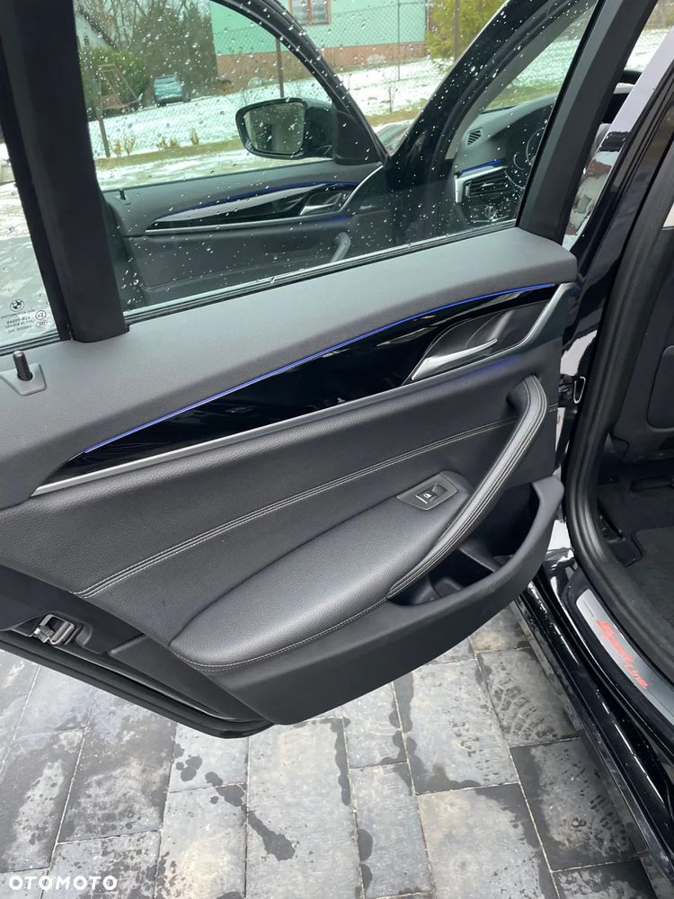 BMW Seria 5 525d Sport Line - 12