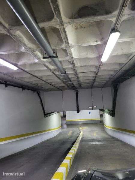Parqueamento Telheiras junto ao Metro - Grande imagem: 4/9