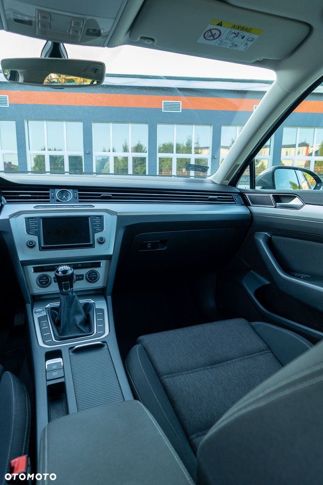 Volkswagen Passat 1.6 TDI BMT Comfortline - 14