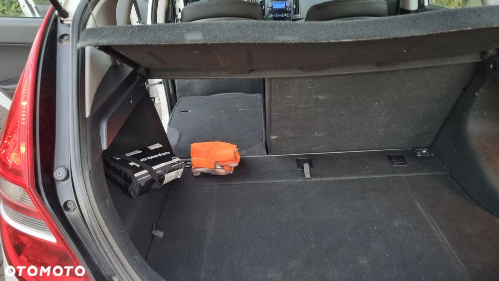 Hyundai i30 1.4 Blue Comfort - 22