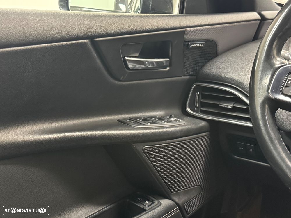 Jaguar XE E-Performance R-Sport - 24