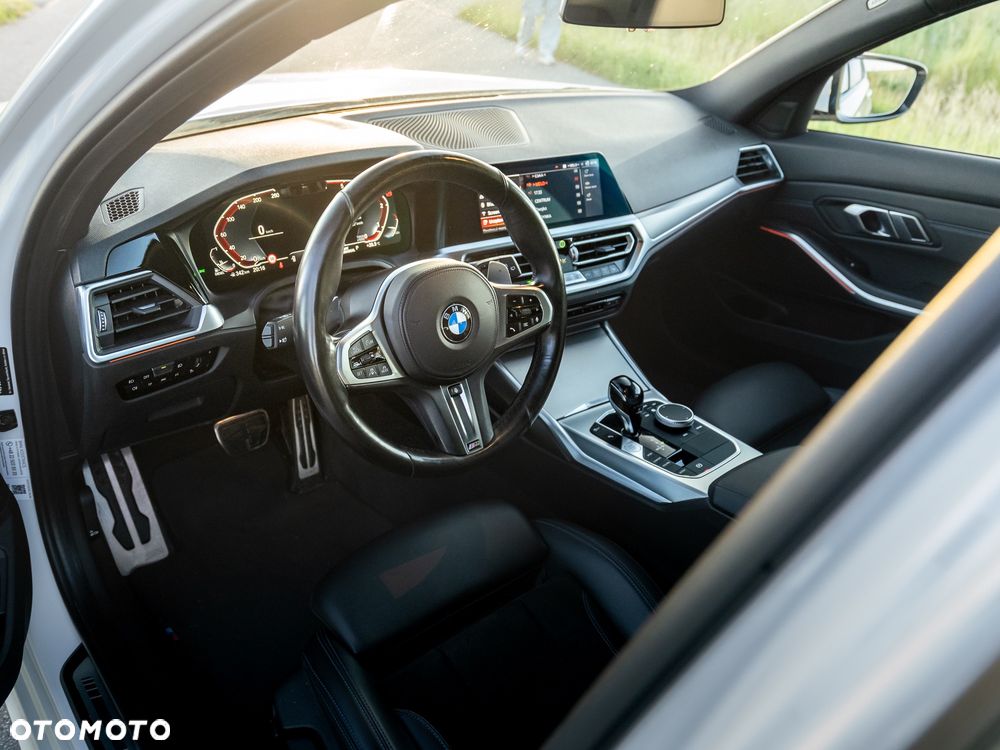 BMW Seria 3 320d xDrive mHEV M Sport sport - 33