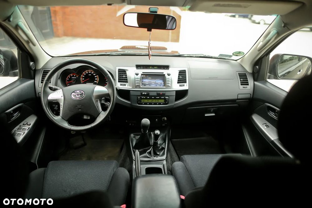 Toyota Hilux 3.0 D-4D Adventure - 2