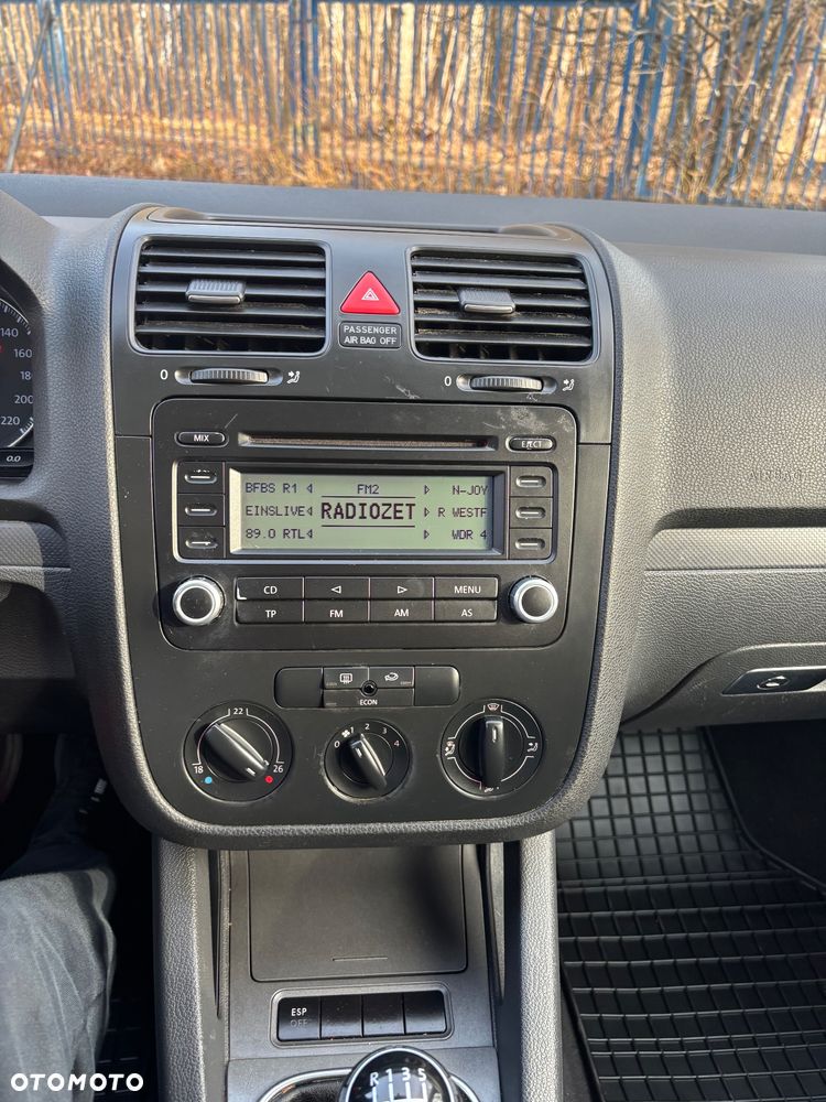 Volkswagen Golf - 28