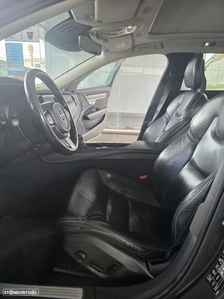 Volvo V90 D4 AWD Geartronic Momentum Pro - 4