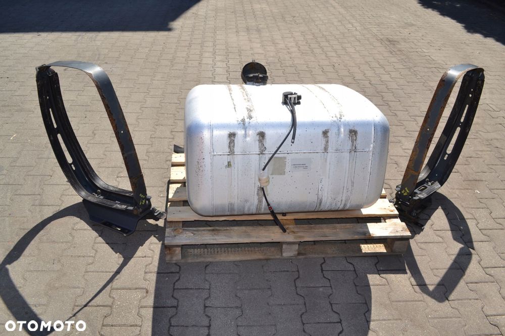 ACTROS MP4 LOWDECK ZBIORNIK PALIWA 330L OBEJMY ZESTAW A9604706102 - 7