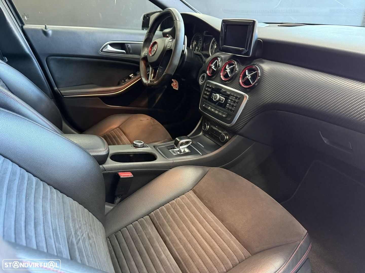 Mercedes-Benz A 45 AMG 4-Matic - 12