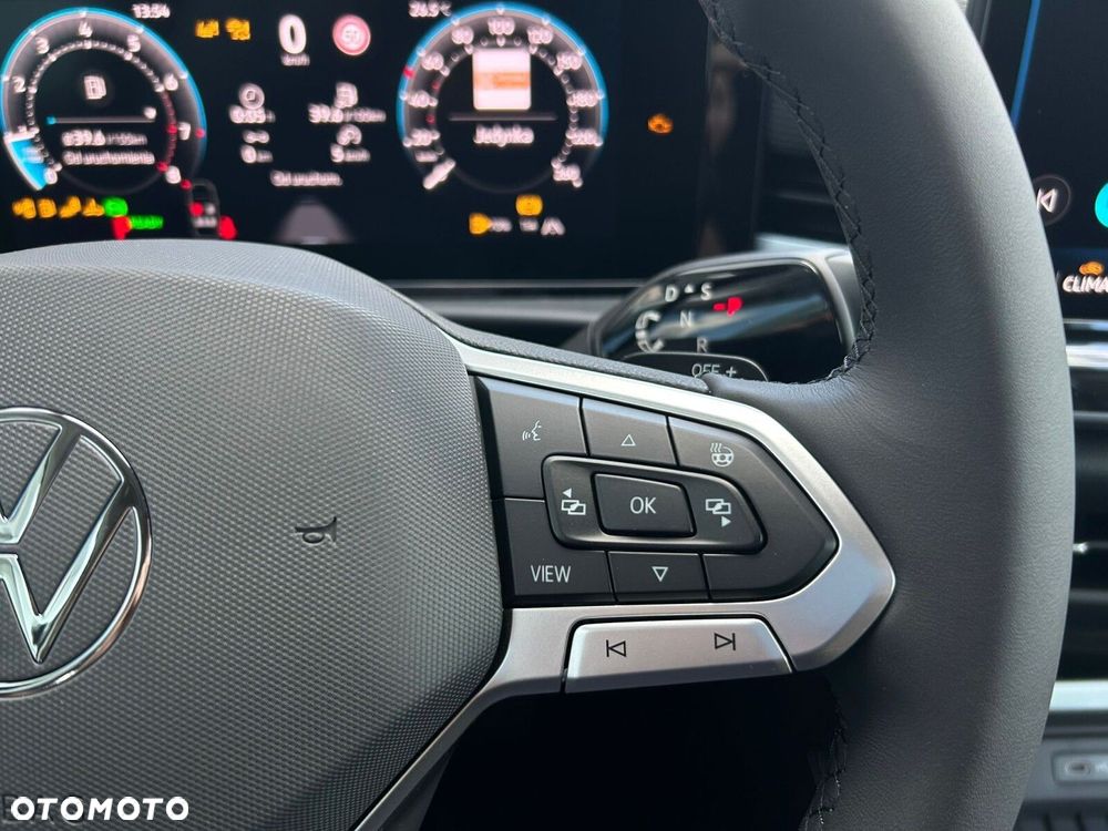 Volkswagen T-Roc - 16