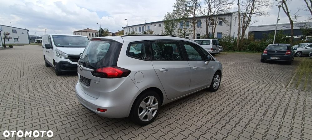 Opel Zafira - 8