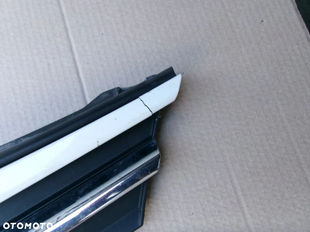 ATRAPA GRILL TOYOTA YARIS III  14-17  040 - 2