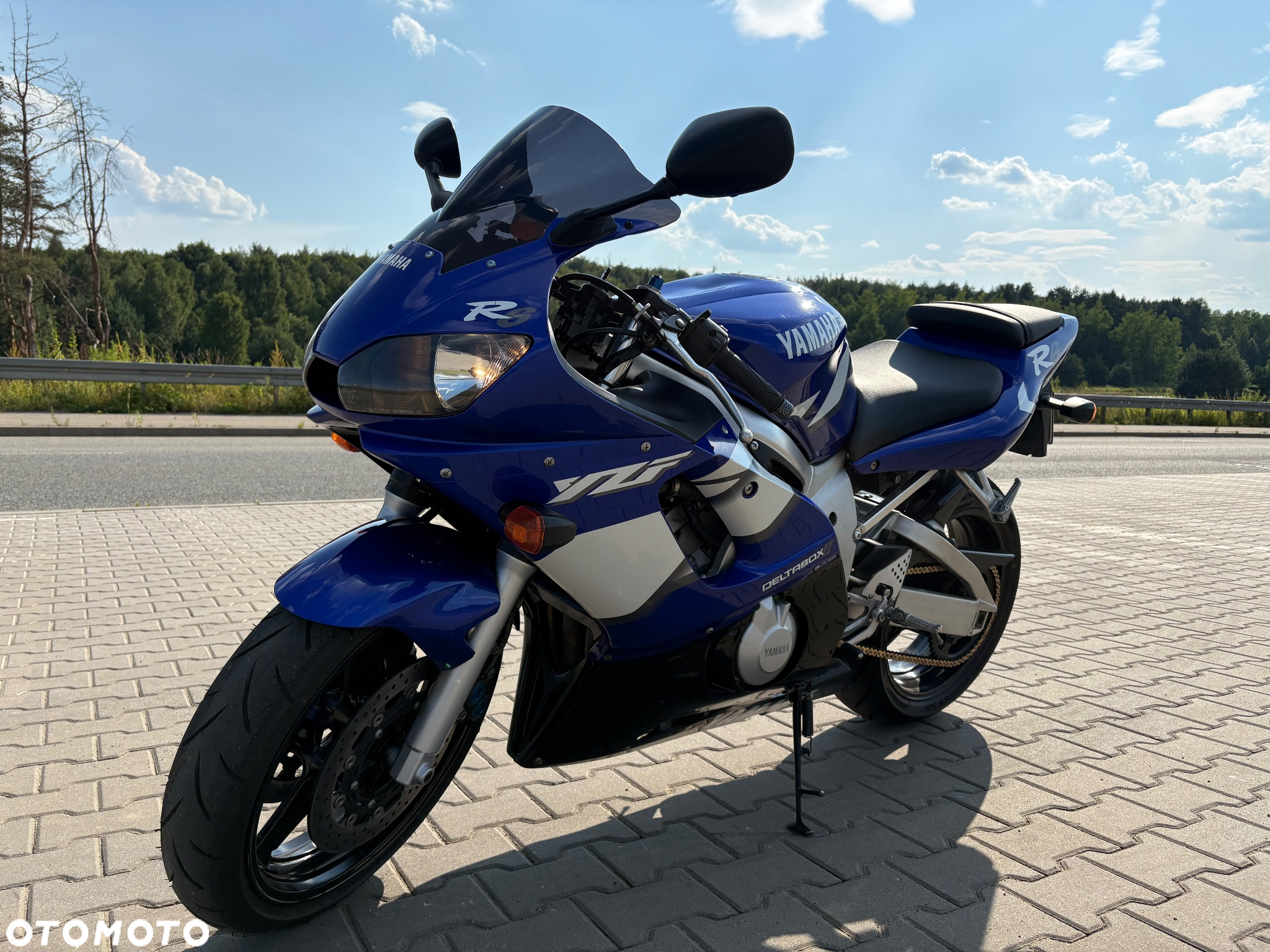 Yamaha YZF - 8