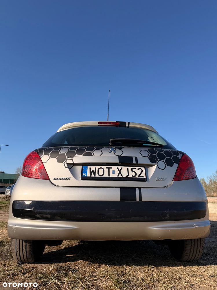 Peugeot 207 - 14