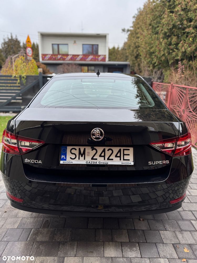 Skoda Superb 2.0 TDI Ambition - 9