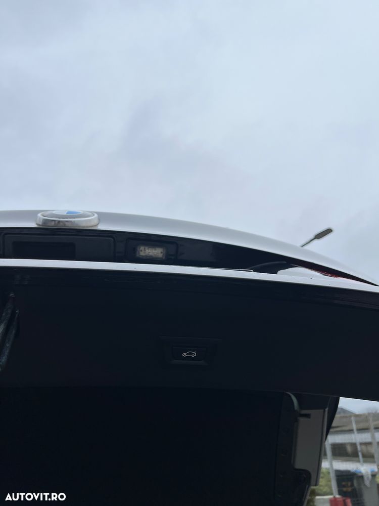 BMW Seria 3 318d Sport Line - 24