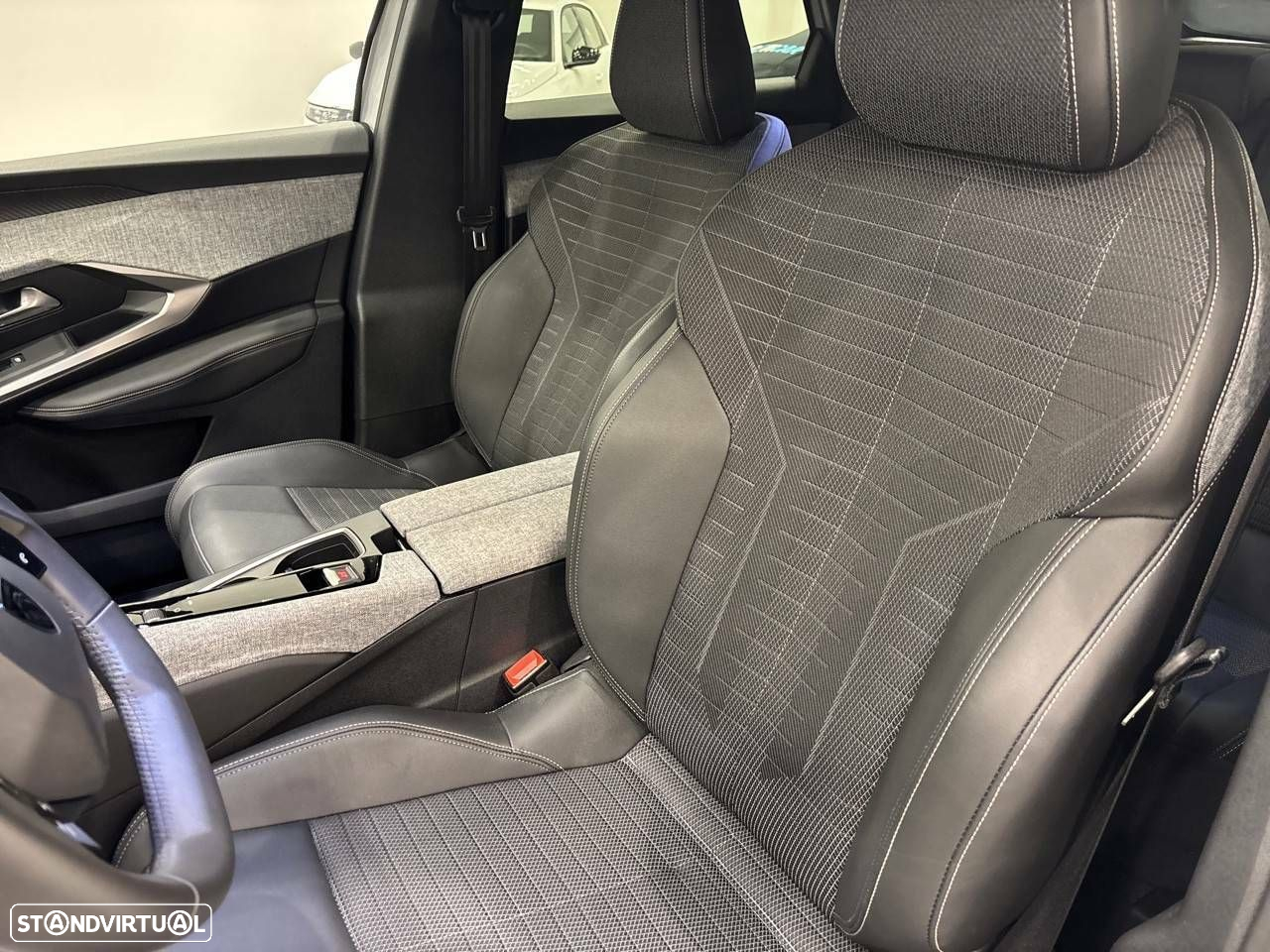 Peugeot 3008 1.2 Hybrid Allure e-DCS6 - 11