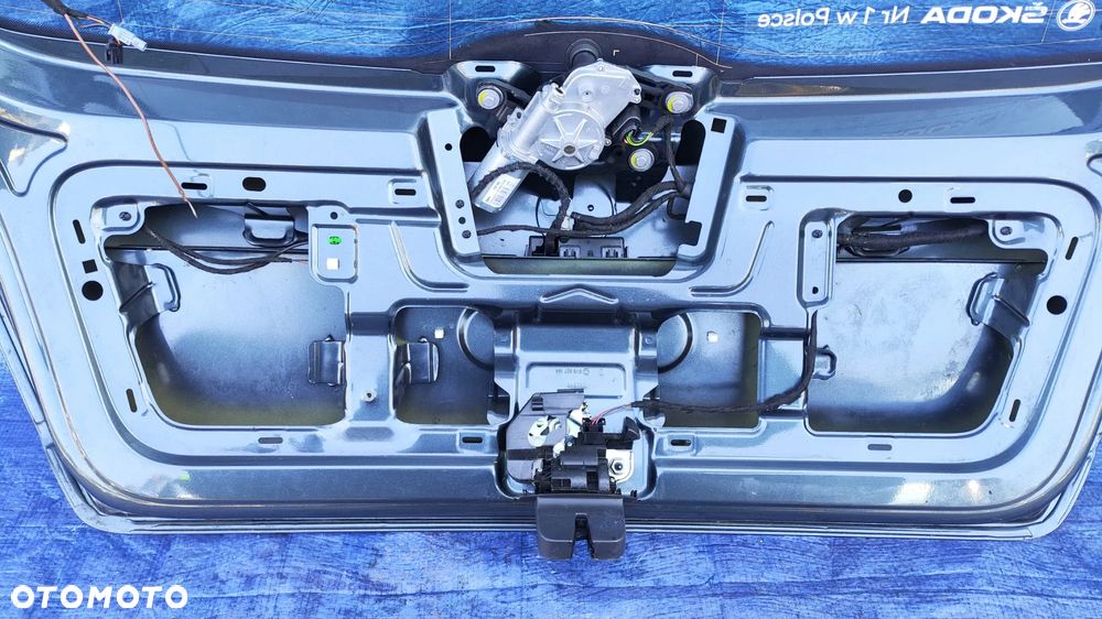 KLAPA KAMERA COFANIA ZDERZAK CZUJNIKI PDC PAS TYLNY WZMOCNIENIE BELKA LAMPA LEWY TYŁ KOMPLETNY ZESTAW DUPA ORYGINALNY LAKIER LF7Y SKODA FABIA III 3 6V LIFT HB 5D - 27