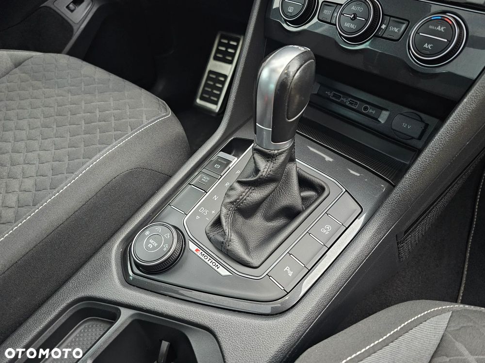 Volkswagen Tiguan - 12