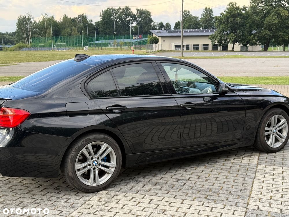 BMW Seria 3 320i - 2