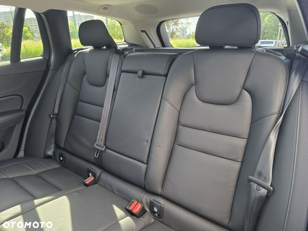 Volvo V60 B4 B Plus Dark - 9