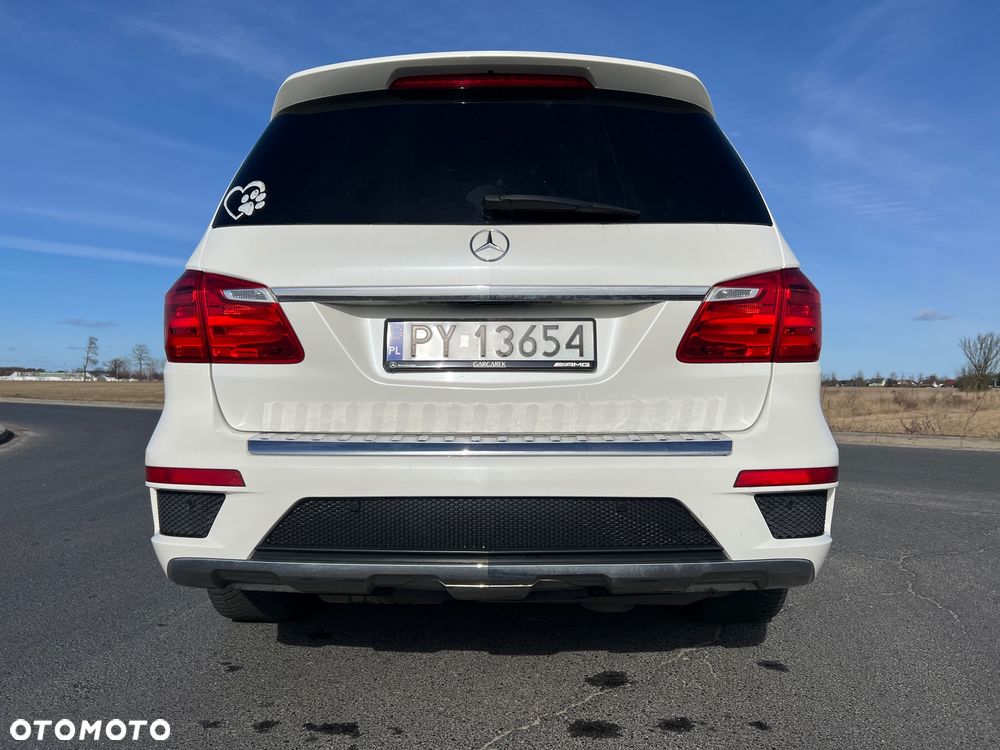 Mercedes-Benz GL - 13