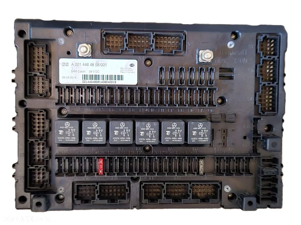 Skrzynka Tablica Modul Plyta bezpiecznikow A0014464858 A0014465058 A0014466858 MERCEDES MP4 - 2