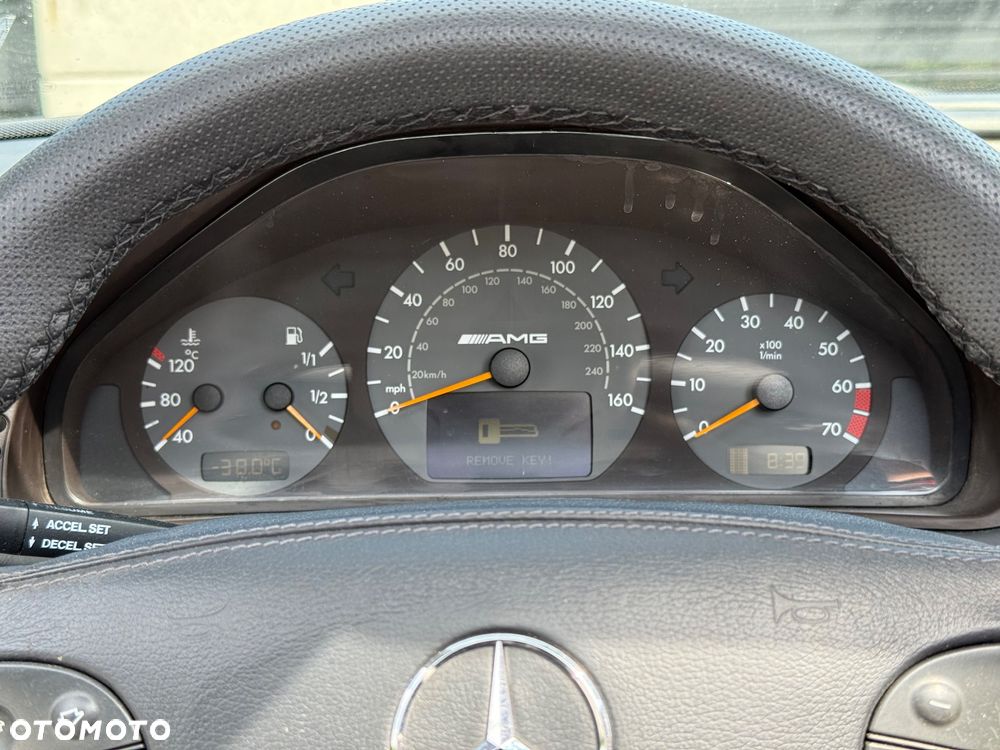 Mercedes-Benz CLK - 24