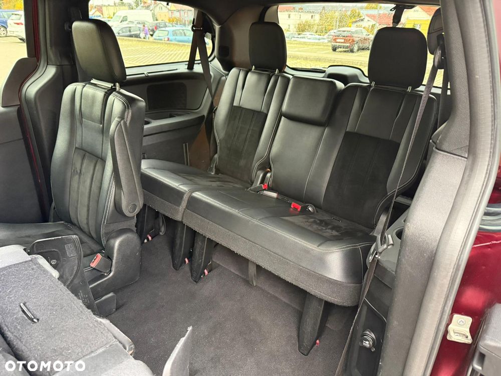 Dodge Grand Caravan - 12