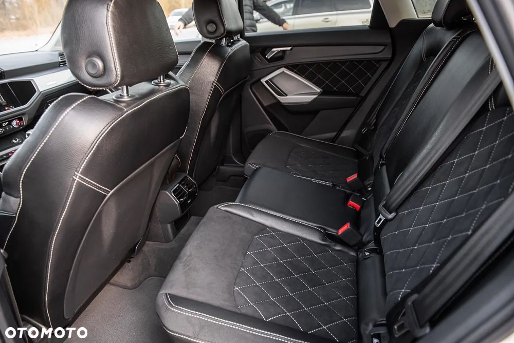 Audi Q3 35 TFSI S line - 24