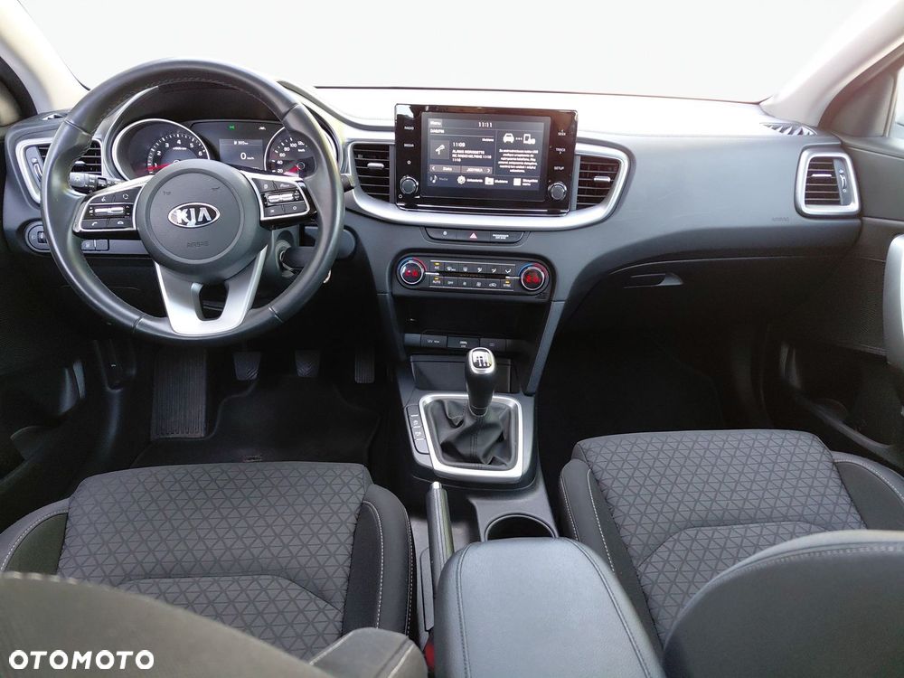 Kia Ceed 1.5 T-GDI M - 11