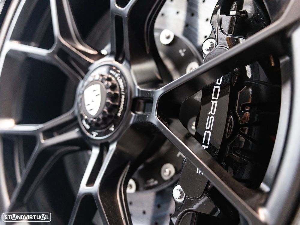 Porsche 911 (992) - 18