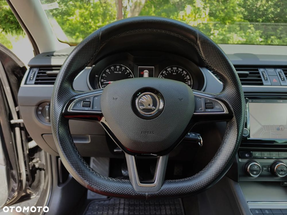 Skoda Octavia 2.0 TDI Premium Edition - 25