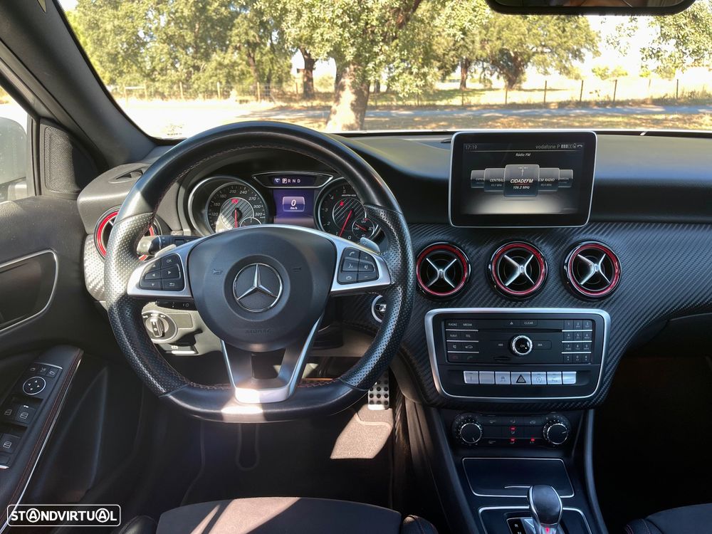Mercedes-Benz A 45 AMG 4Matic Speedshift 7G-DCT - 18