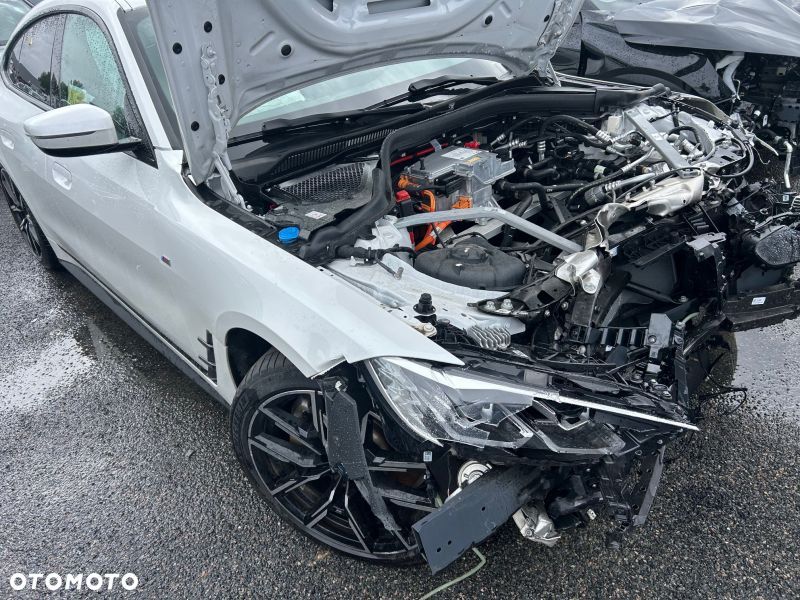 BMW i4 - 6