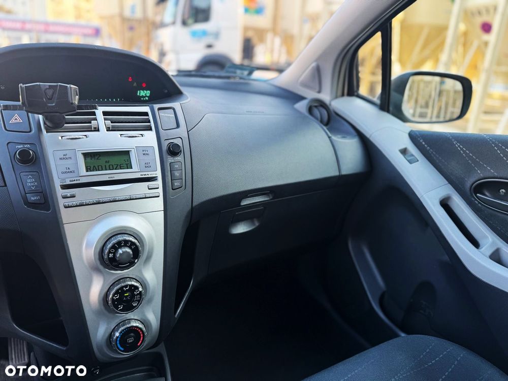 Toyota Yaris - 24