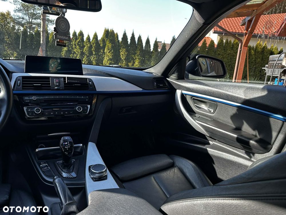 BMW Seria 3 328i - 10