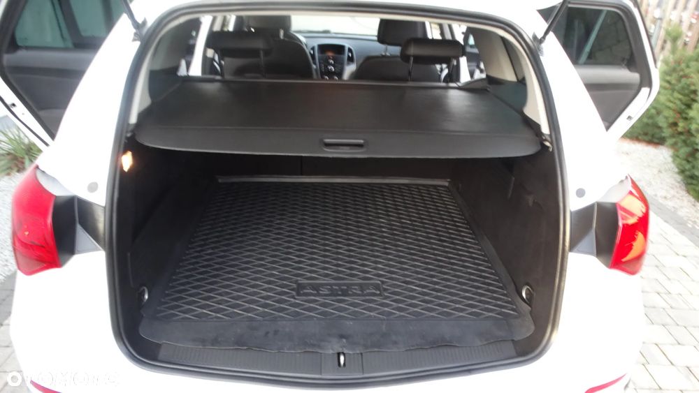 Opel Astra 1.4 Turbo Design Edition - 11