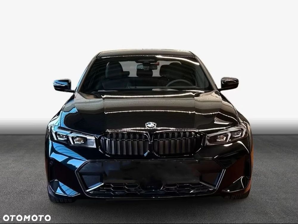 BMW Seria 3 330d xDrive mHEV M Sport - 2
