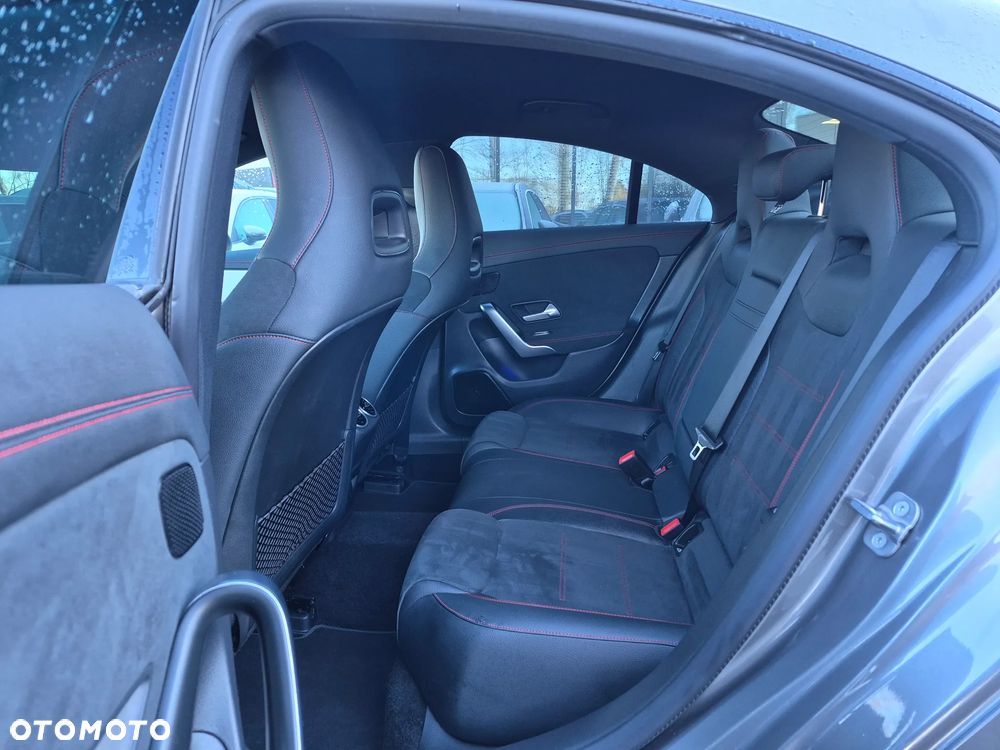 Mercedes-Benz CLA 200 AMG Line 7G-DCT - 22