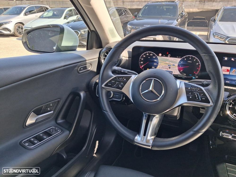 Mercedes-Benz A 200 Standard - 35