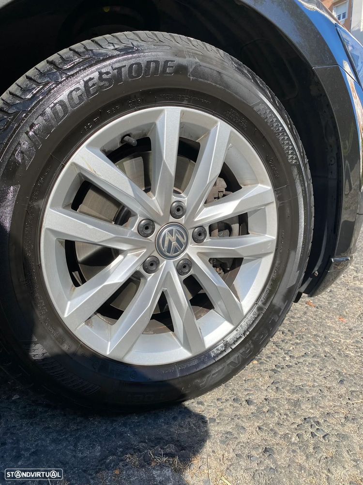 VW Passat Variant 2.0 TDi Confortline - 21
