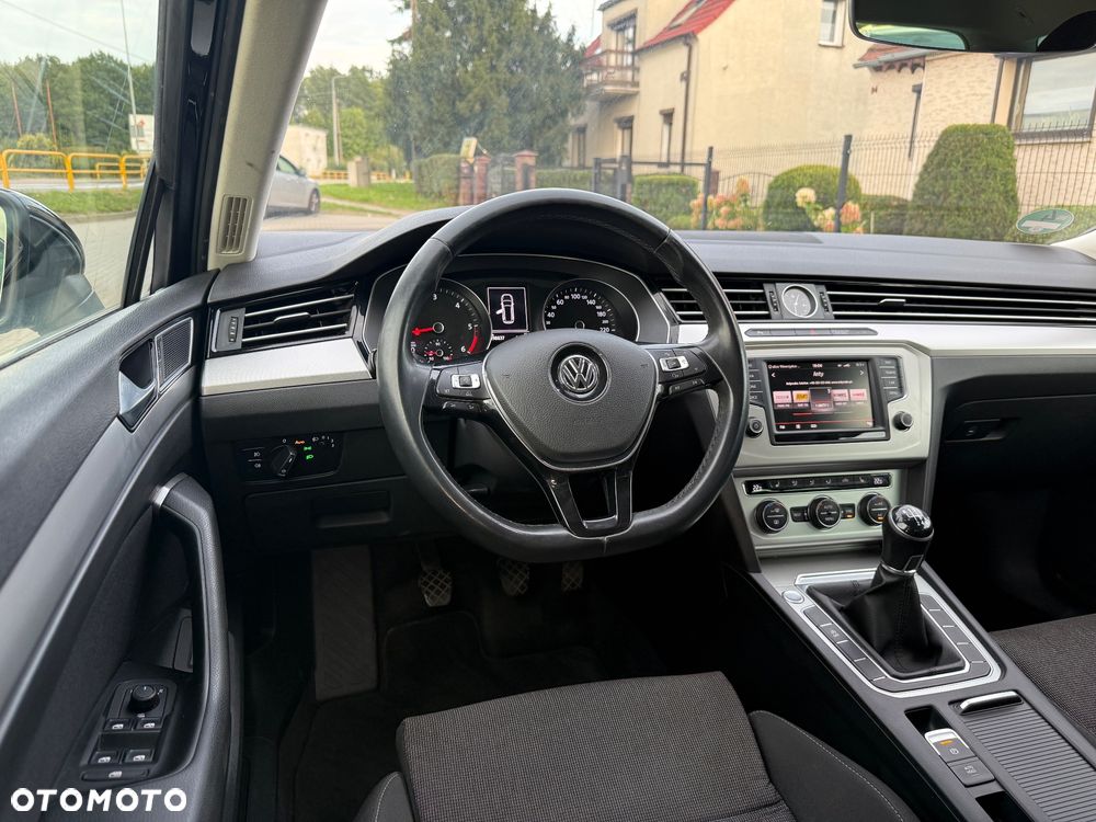 Volkswagen Passat 2.0 TDI (BlueMotion Technology) Comfortline - 26