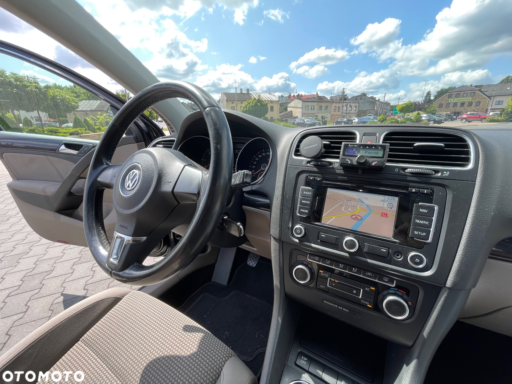 Volkswagen Golf 1.6 TDI DPF Trendline - 13