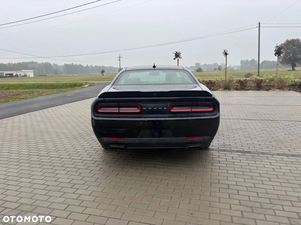 Dodge Challenger 3.6 SXT Plus - 3