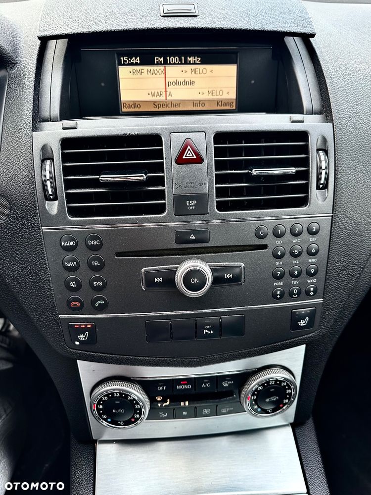 Mercedes-Benz Klasa C 180 Kompressor BlueEFFICIENCY Elegance - 8