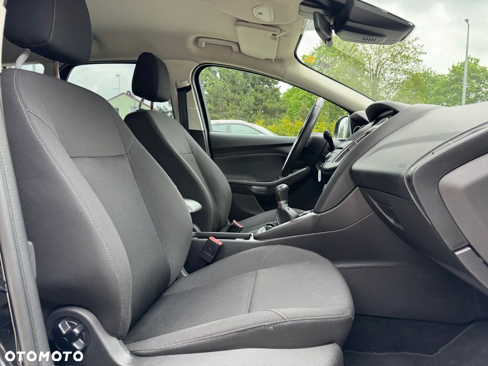 Ford Focus 1.0 EcoBoost Titanium - 25