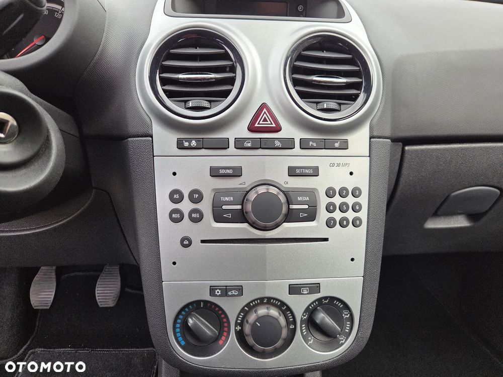 Opel Corsa 1.4 16V Edition 150 - 21