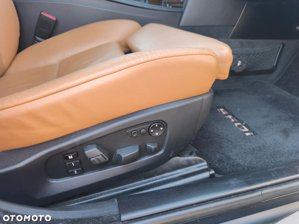 BMW Seria 5 550i - 26