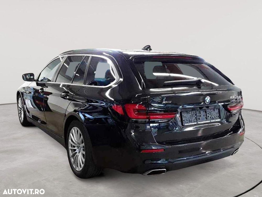BMW Seria 5 530e xDrive Touring Aut. - 3